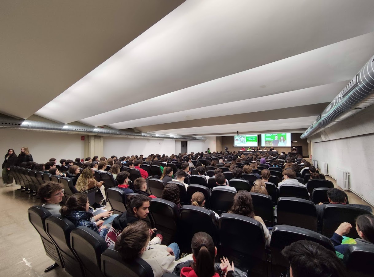 La Facultat Va Donar La Benvinguda Als Futurs UABers A Les Jornades De ...