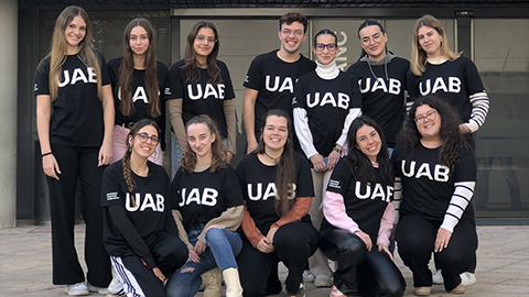 Estudiants de suport a les activitats de promoció del centre