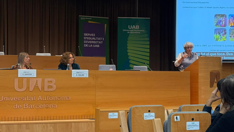 Sala d'actes amb ponents i vicerectores