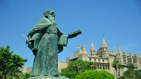 Escultura de Ramon Llull a Palma de Mallorca