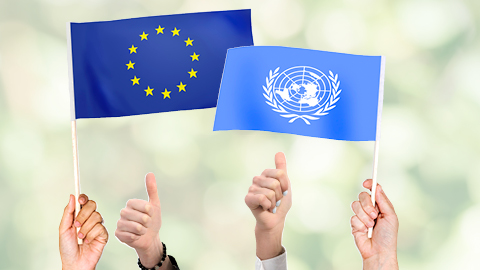 Banderes de la UE i l'ONU