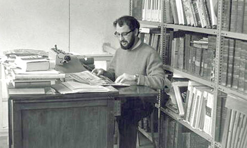 Black and white photo of Jesús Moncada working